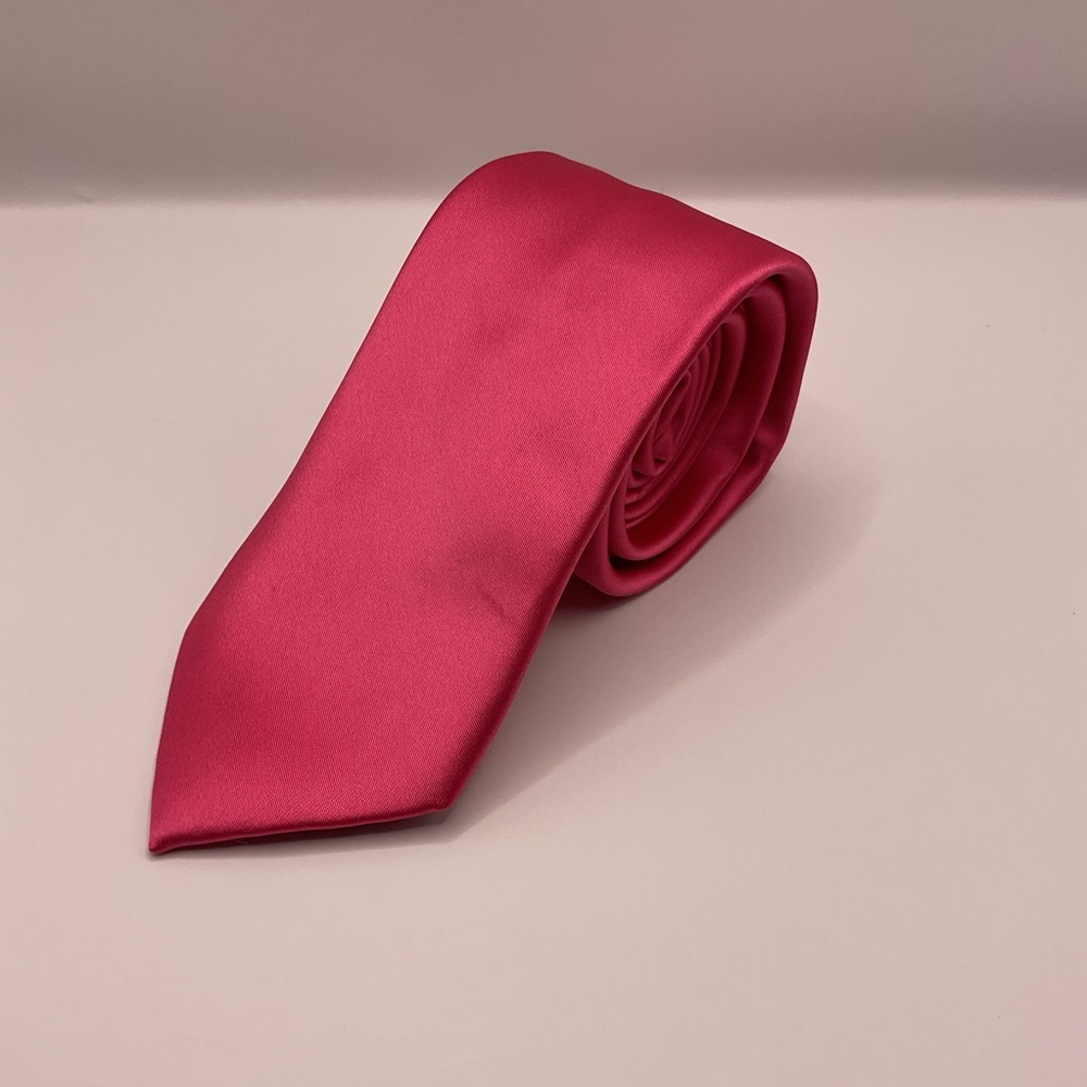 J. Ferrar Ruby Pink Red Solid Color Necktie Polyester 2.75 wide